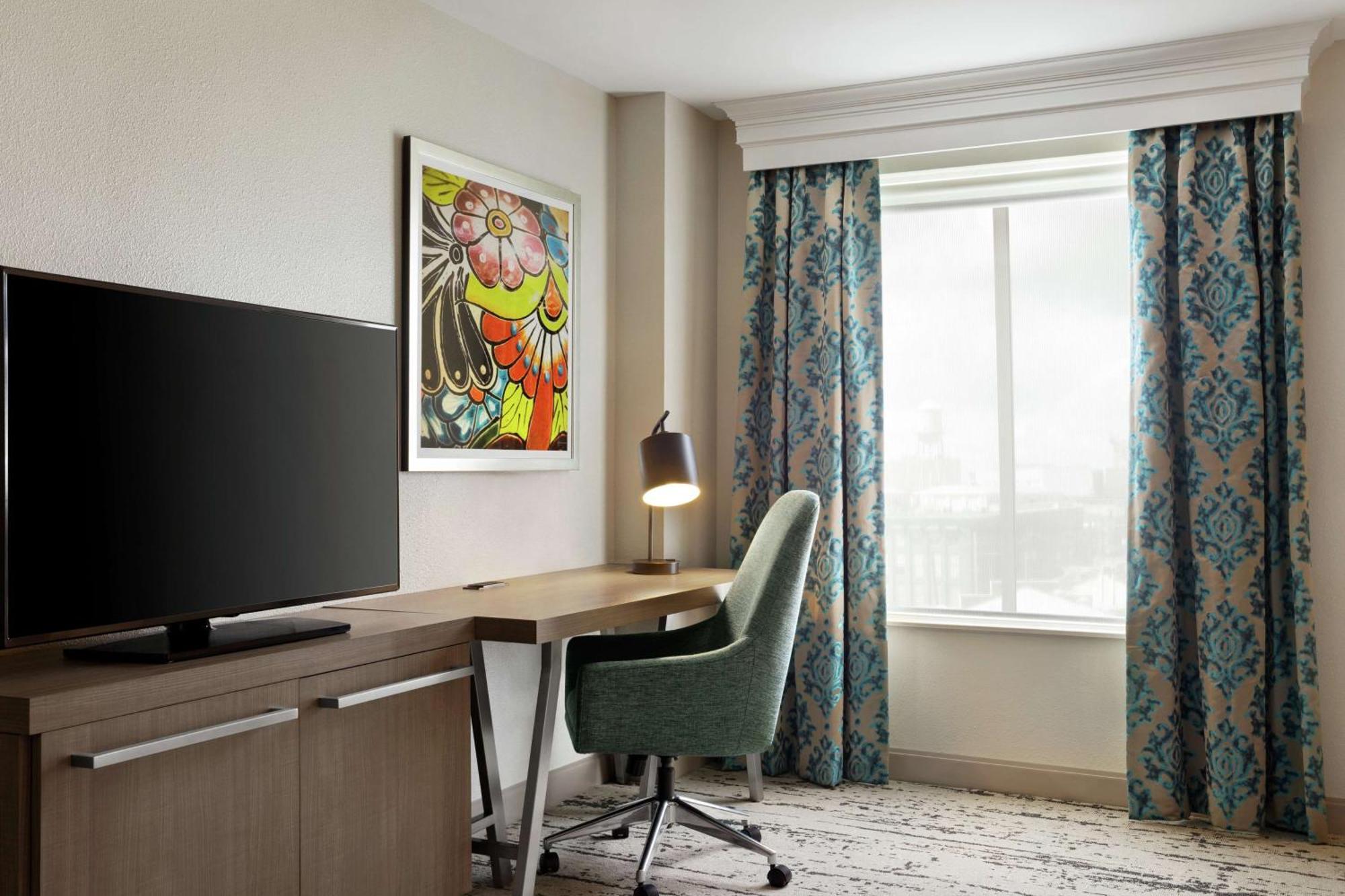 Hotel Hilton Garden Centro De Convenciones 3*